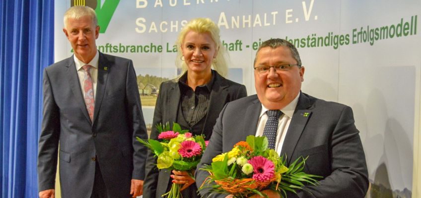 Neu in den Landesvorstand gewählt wurde Katrin Beberhold (Burgscheidungen). Zum Vizepräsidenten wurde das bisherige Vorstandsmitglied Sven Borchert (Groß Germersleben) gewählt. Olaf Feuerborn (li.) bestimmte ihn zu seinem Stellvertreter.